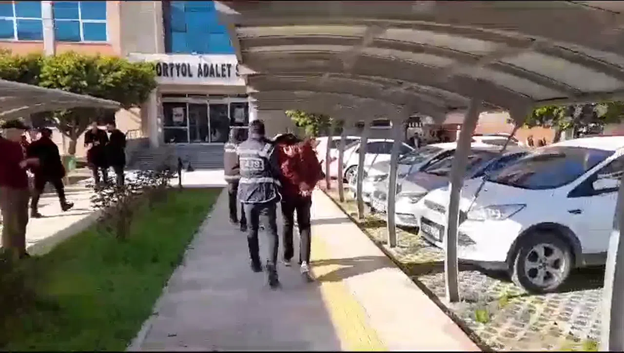 Kablo hırsızları yakalandı