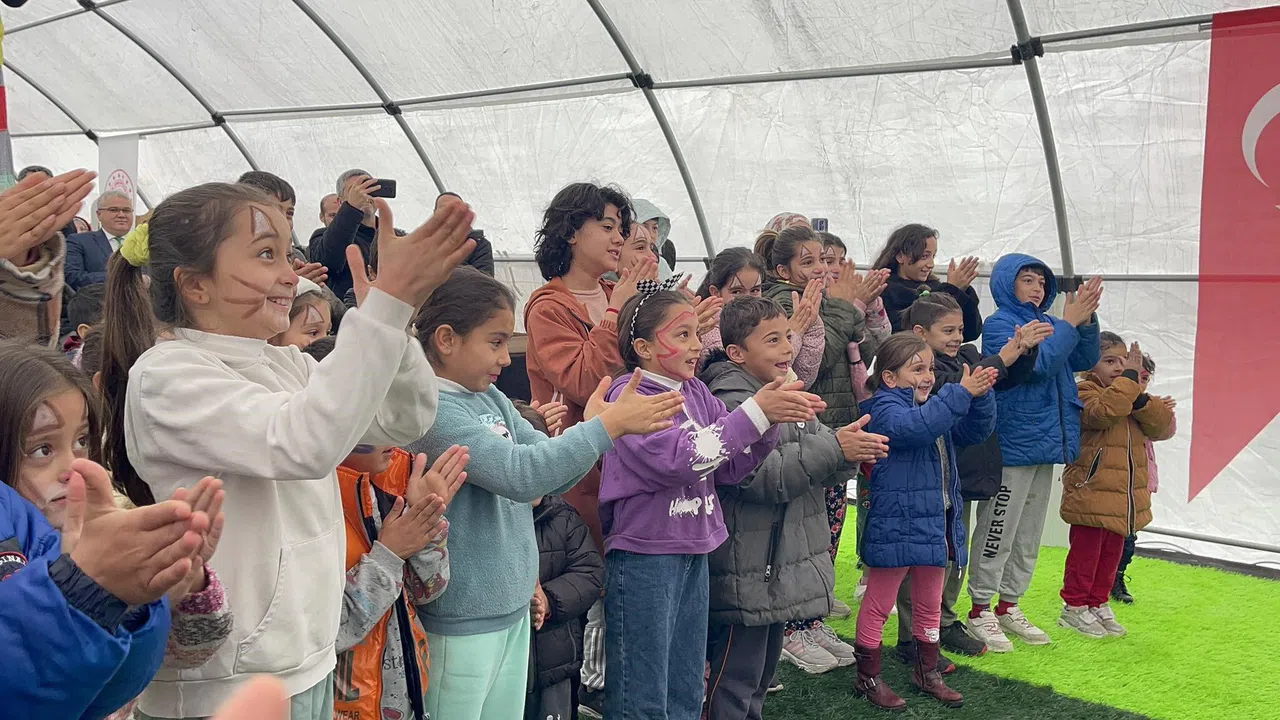 Afetzede çocuklara yarıyıl tatili eğlencesi