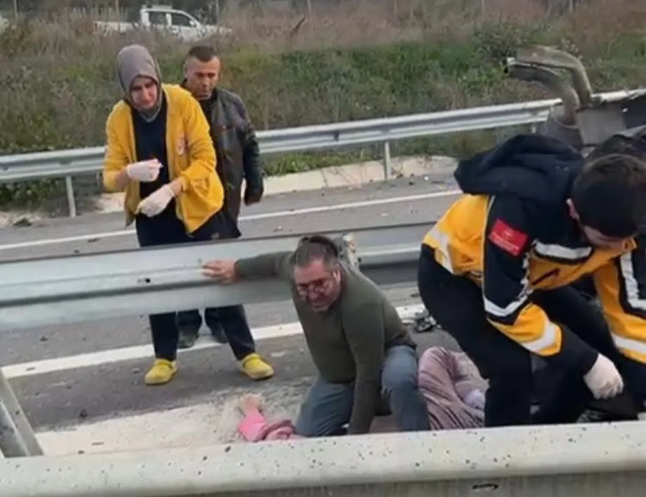 Feci kazada doktor dakikalarca kalp masajı yaptı: 1 ölü 3 ağır yaralı