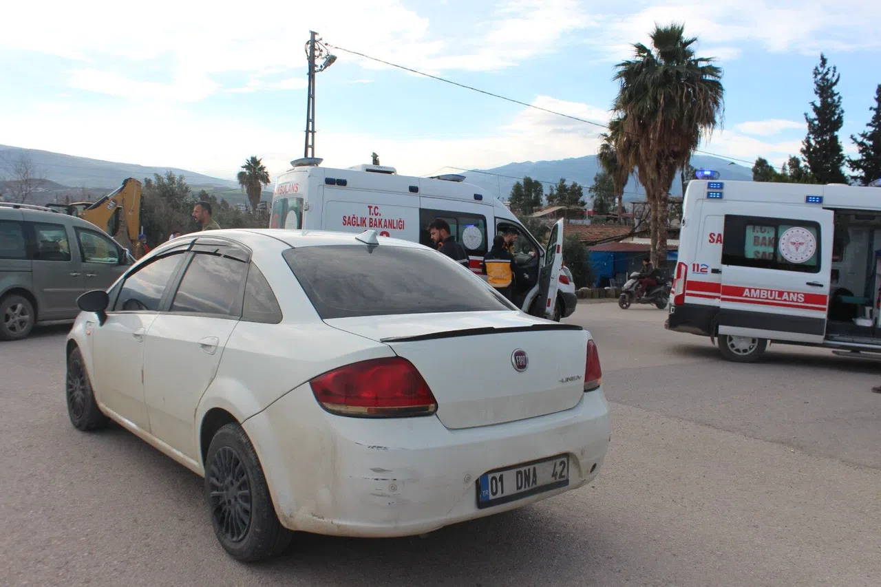 Otomobil motosiklete çarptı: 1 yaralı  