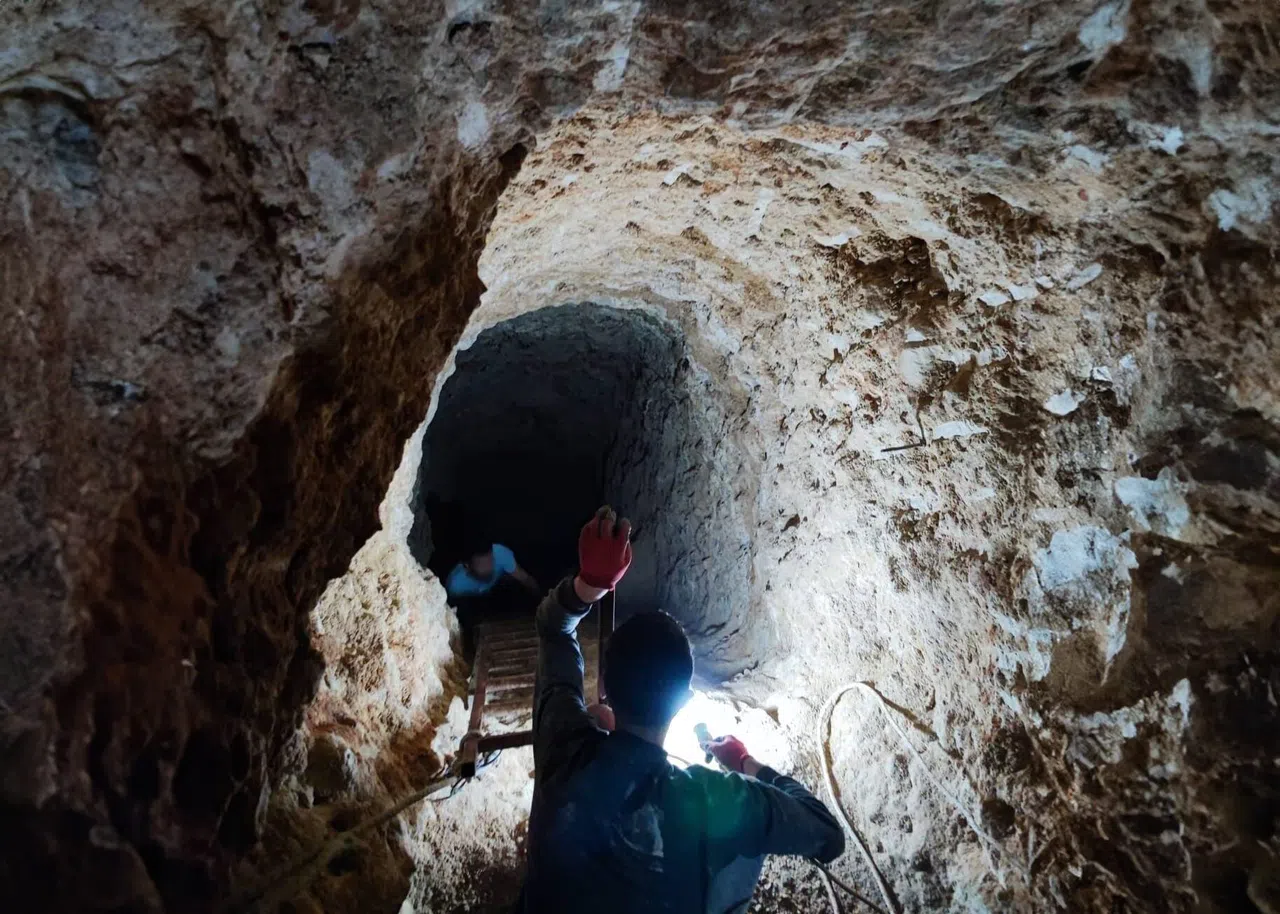 Tünel kazıp define arayan 8 kişiye suçüstü