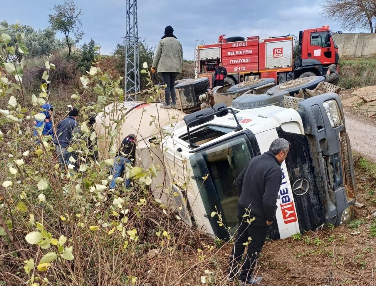 Beton mikseri devrildi: 1 yaralı  