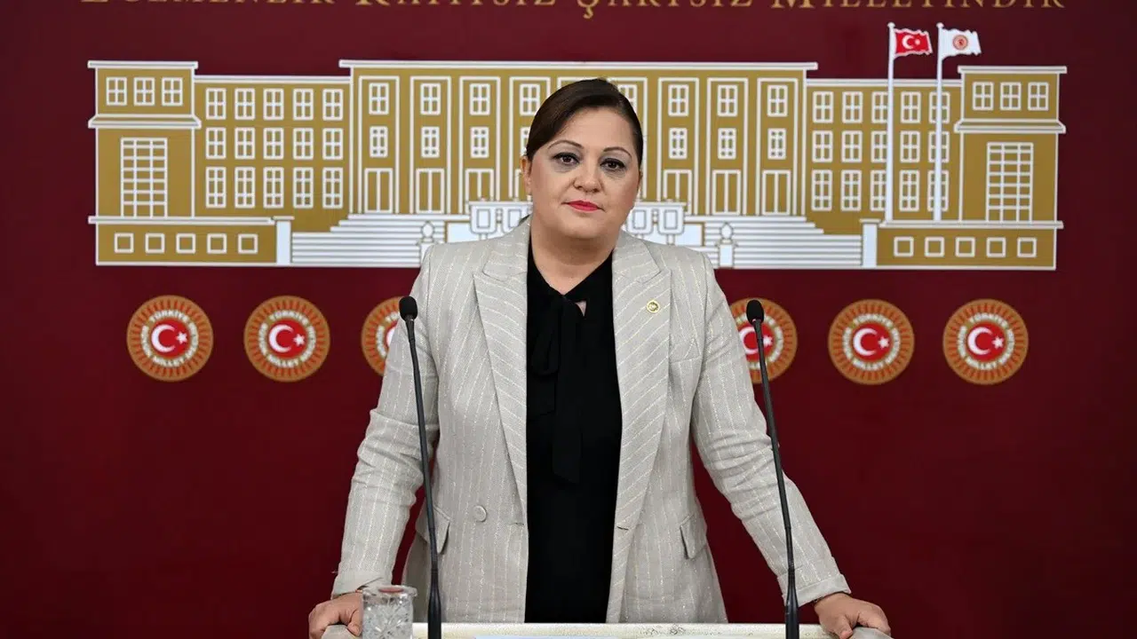 CHP Afyonkarahisar Belediye Başkan adayı Burcu Köksal kimdir