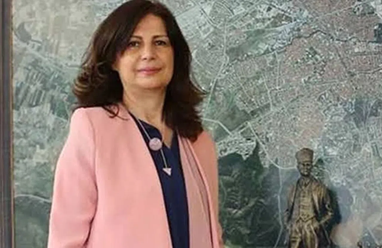 CHP Eskişehir  Büyükşehir Belediye Başkan Adayı Ayşe Ünlüce Kimdir? Kaç Yaşında? Aslen Nereli?