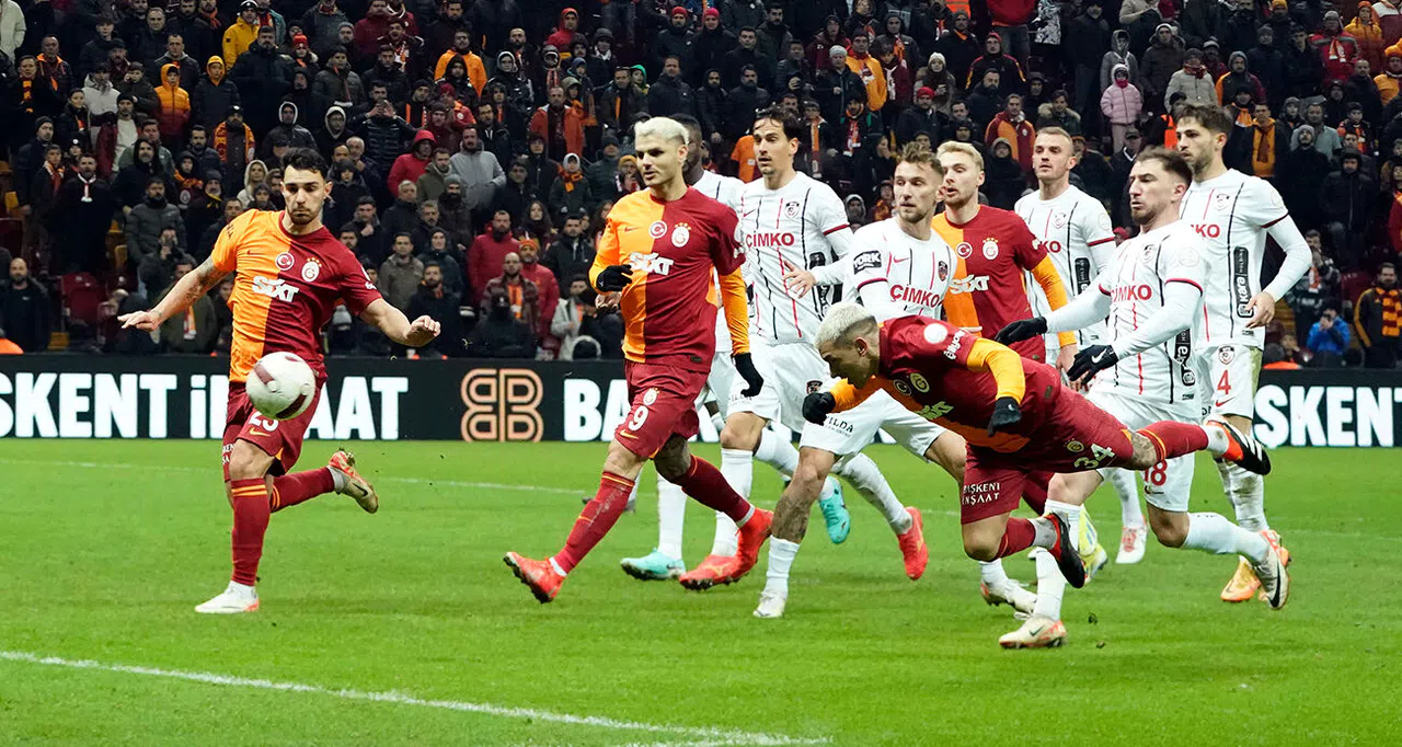 Aslan'dan geri dönüş! Galatasaray, 89'da hayat buldu