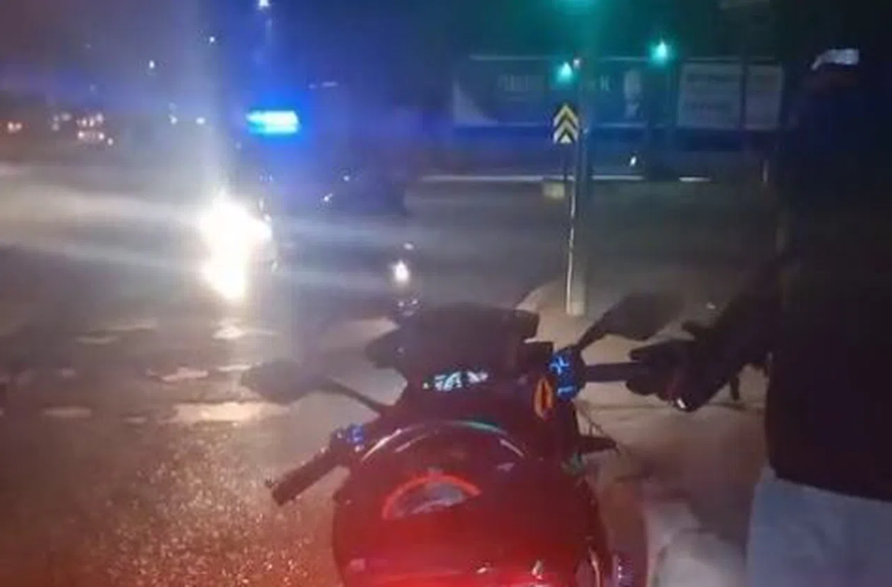 Yarış yapan motosikletler yakalandı
