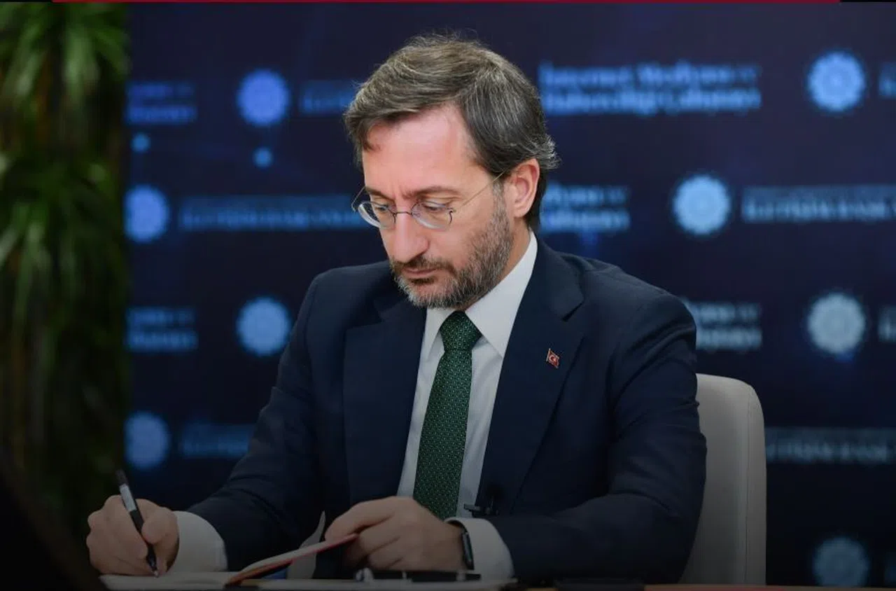 Altun, Die Presse gazetesi için bir makale kaleme aldı