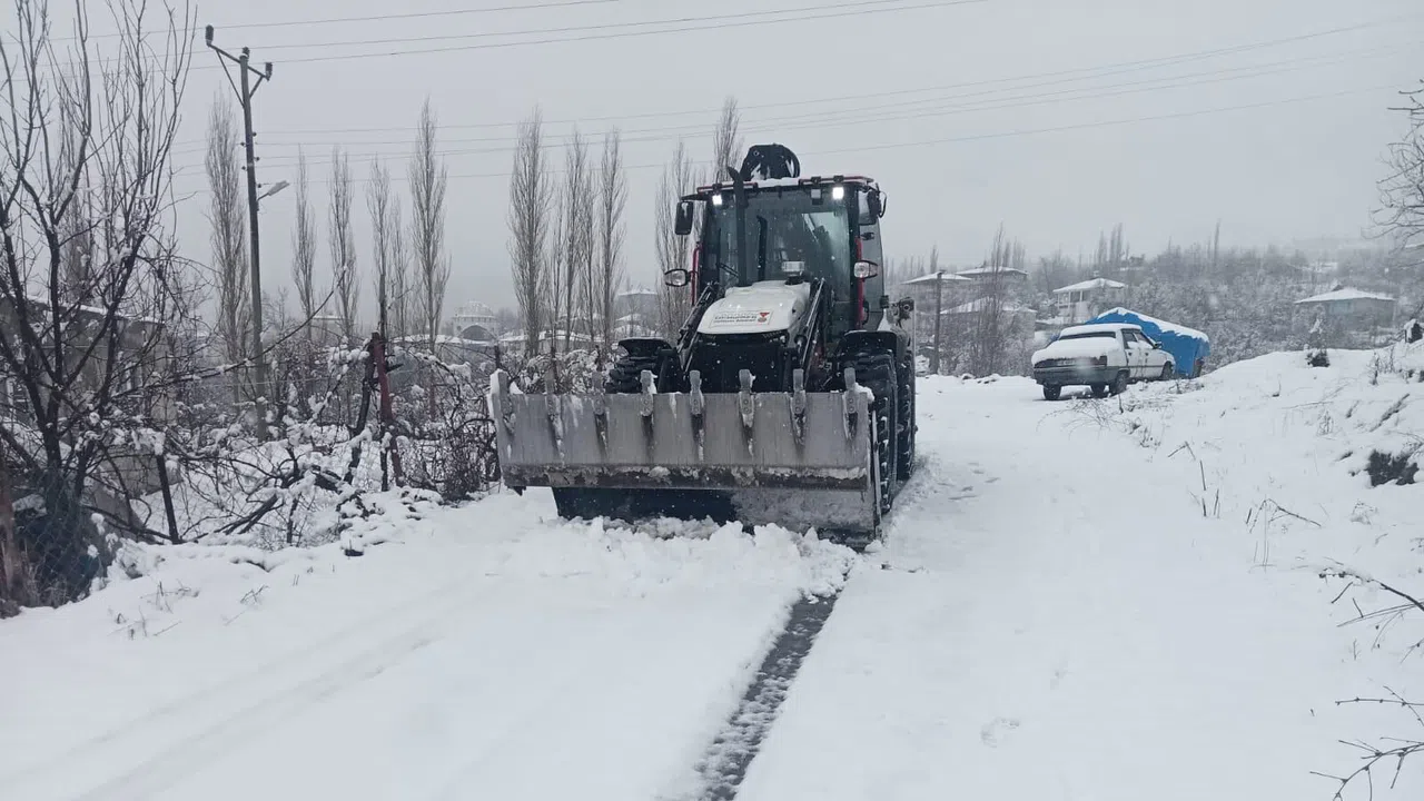 Kahramanmaraş Büyükşehir, Kış Şartlarıyla Mücadele İçin Gece Gündüz Sahada