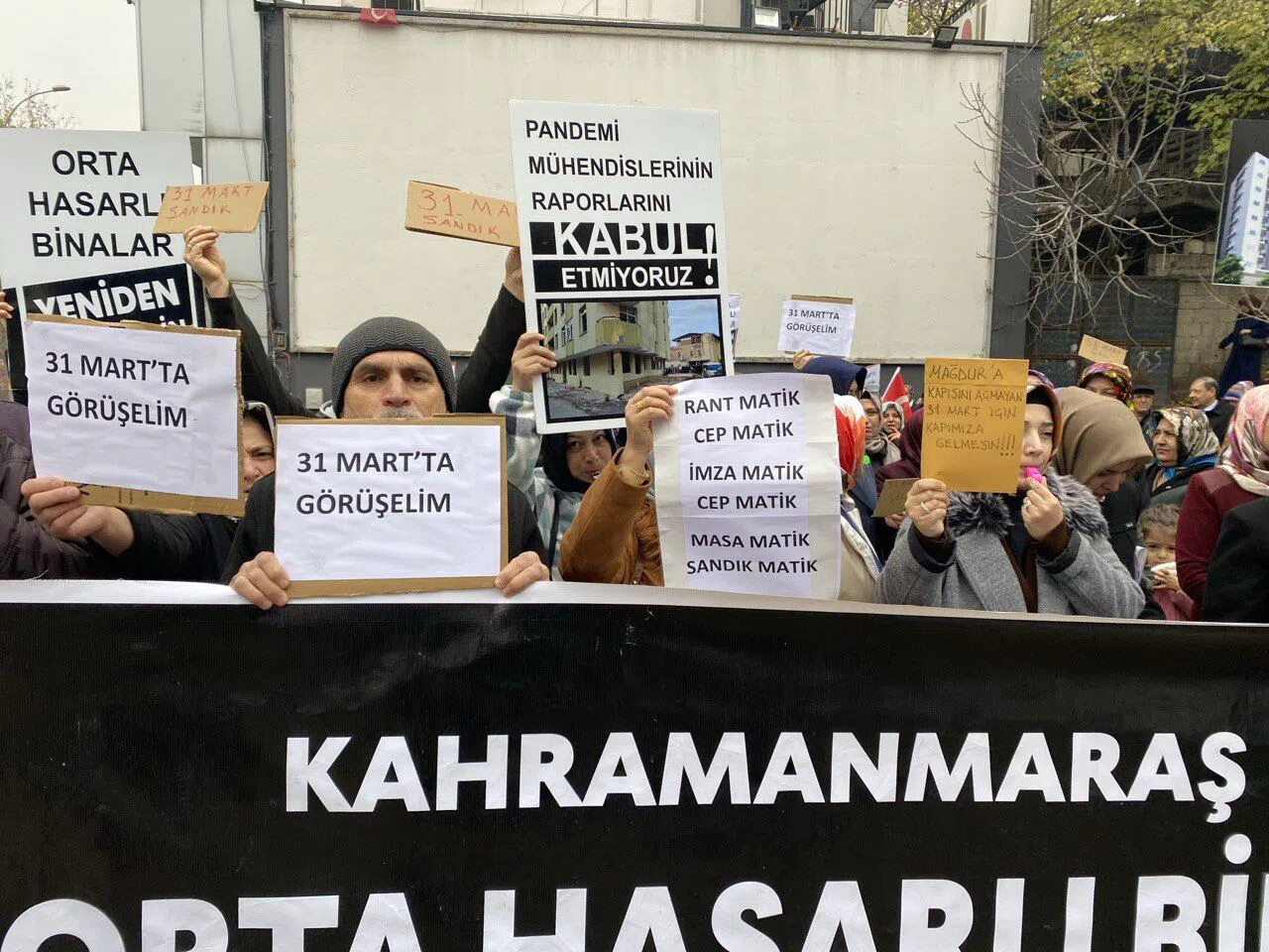 Orta hasarlı bina mağdurları 31 Mart yerel seçimlerini gösterdi