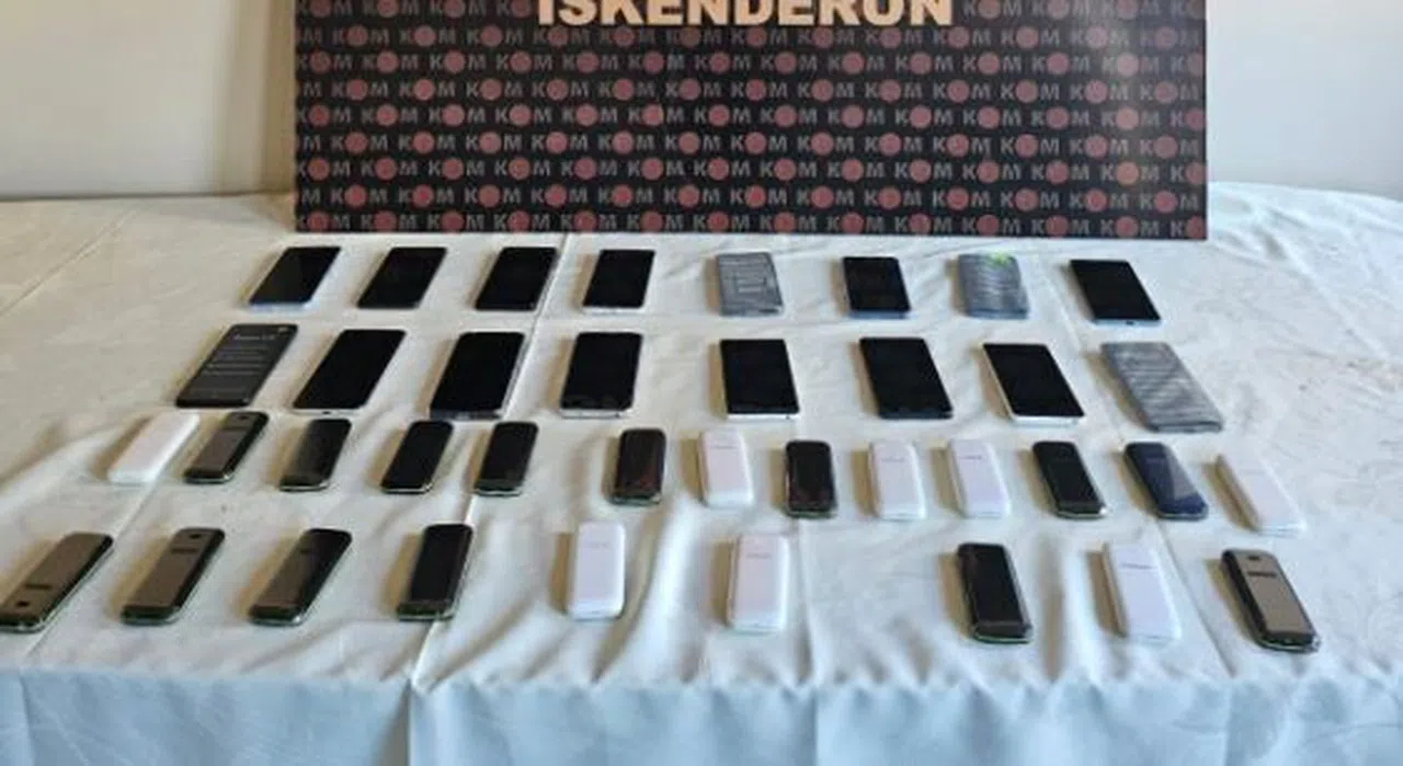 38 kaçak telefon ele geçirildi