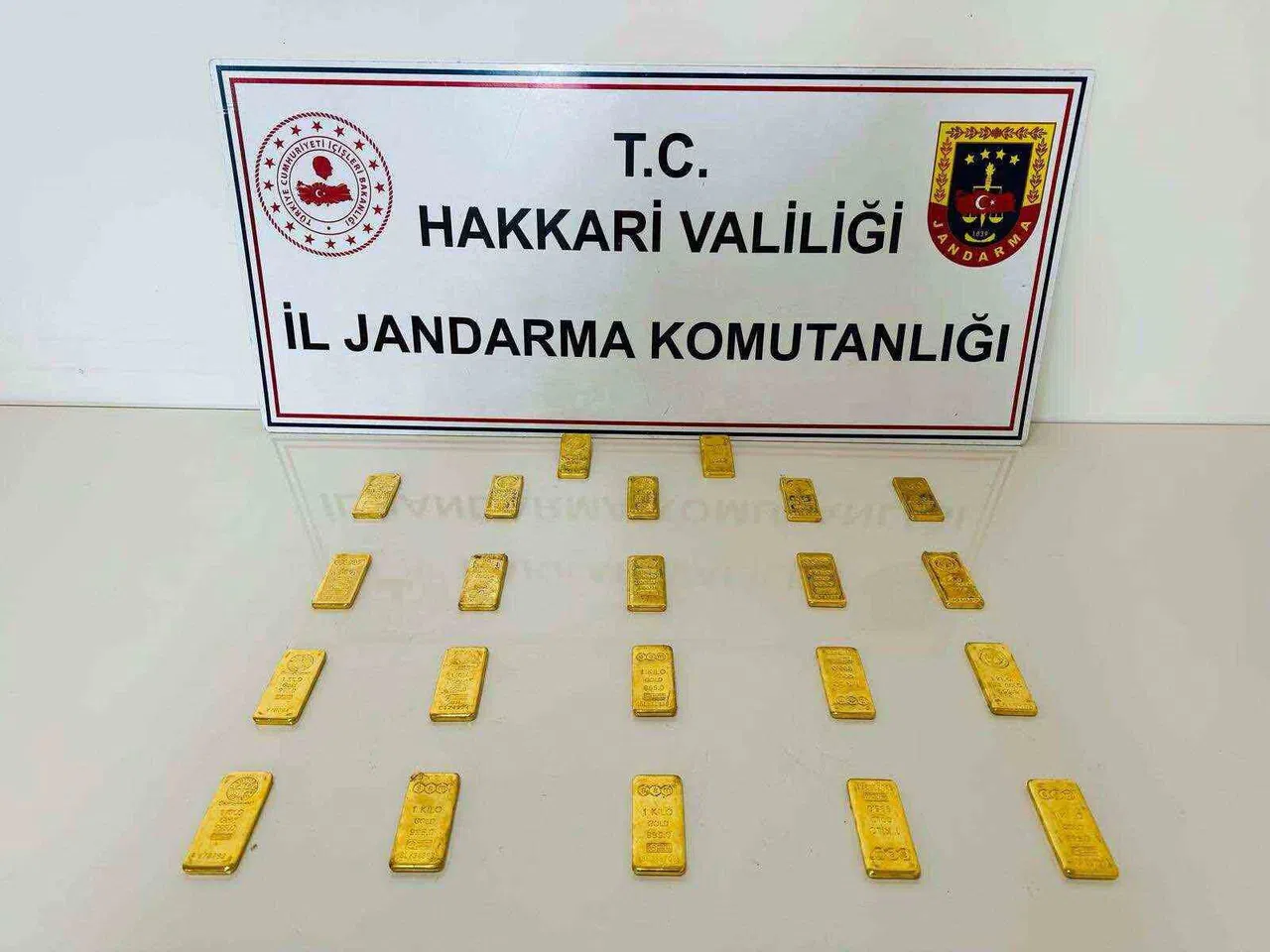 Hakkari’de kaçak 22 kilo külçe altın ele geçirildi
