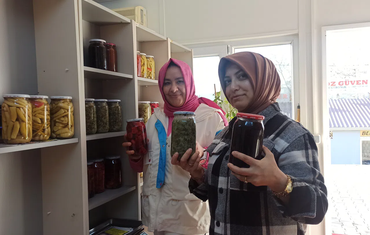 Yöresel lezzetlerle hayata tutunan Kahramanmaraşlı iki anne