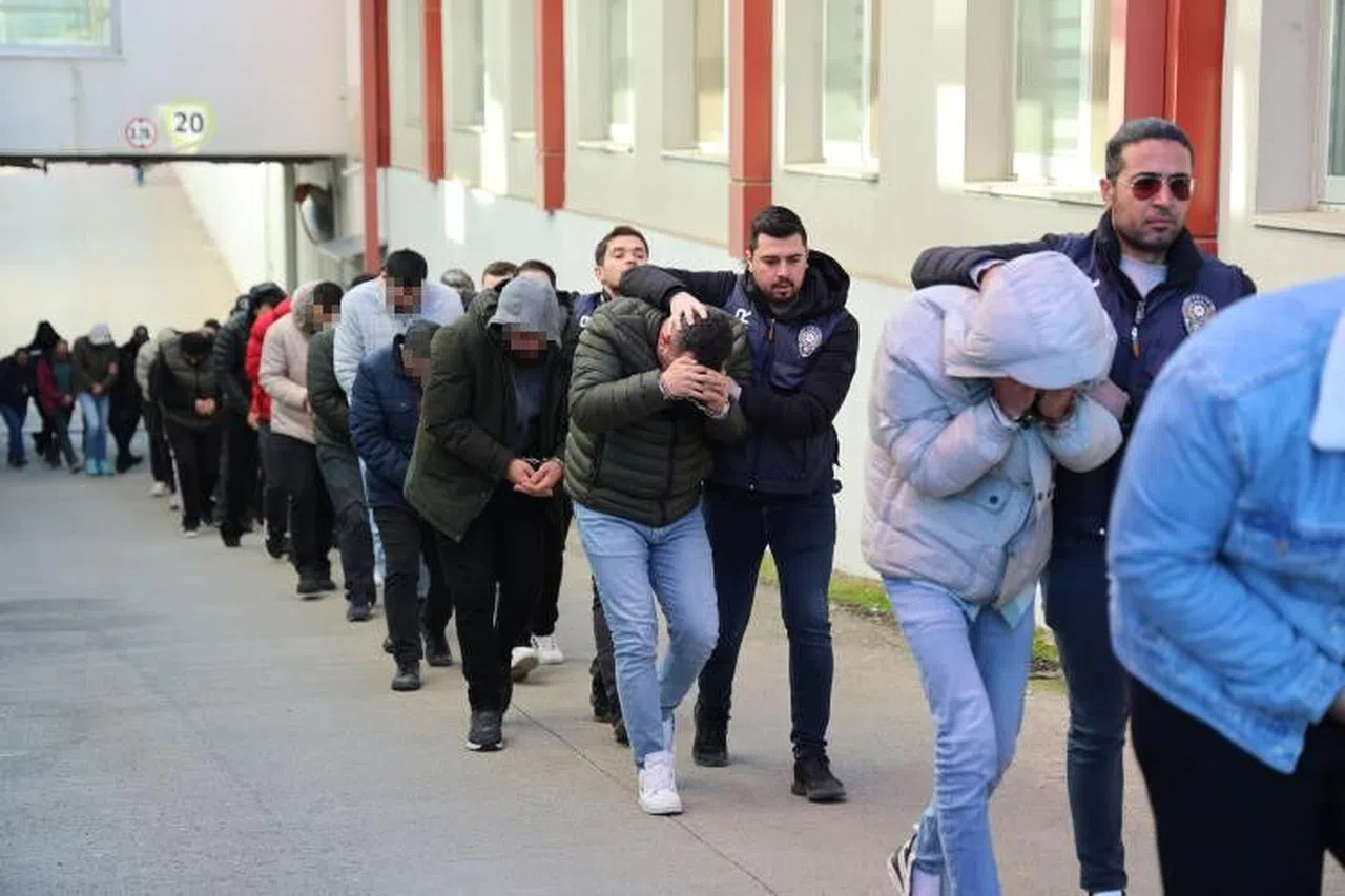 “SİBERGÖZ-21” operasyonunda yakalanan 21 kişi tutuklandı
