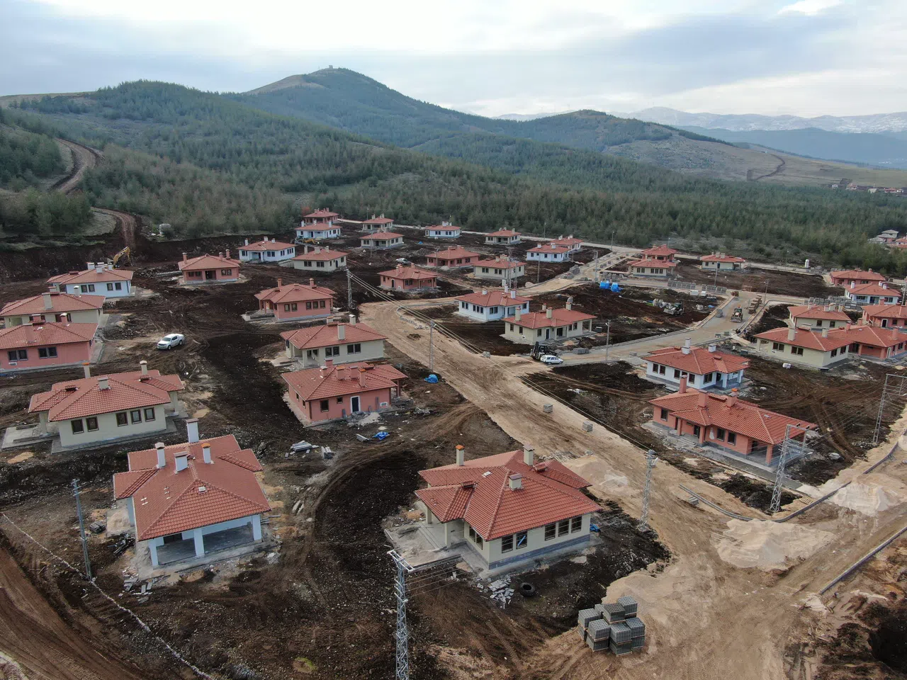 Köy evlerinin villalardan fazlası var eksiği yok