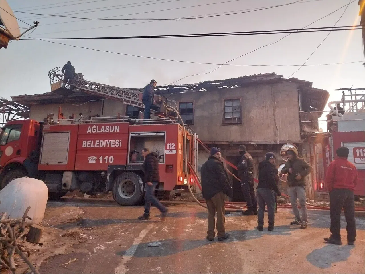 Müstakil ev yangında kule döndü