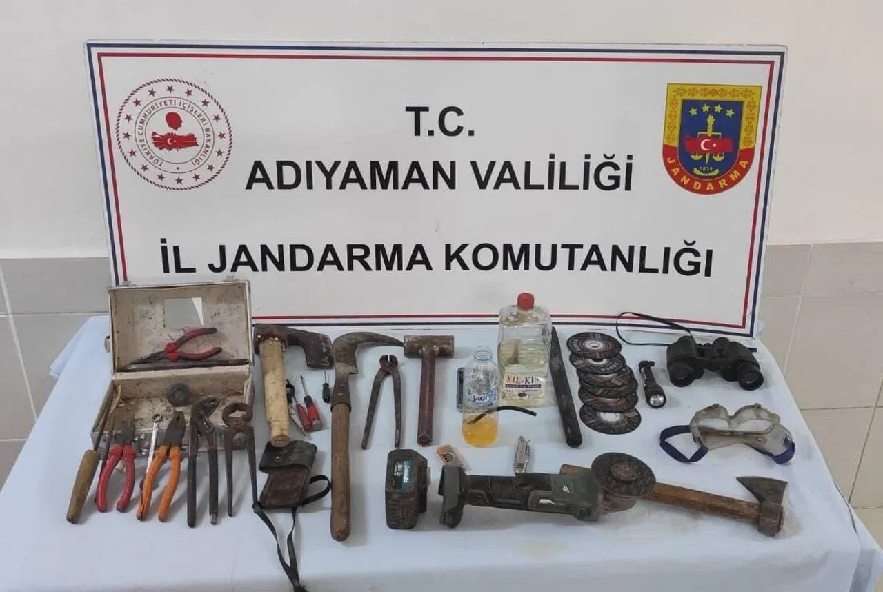 Kablo hırsızlığı yapan 2 şahıs yakalandı