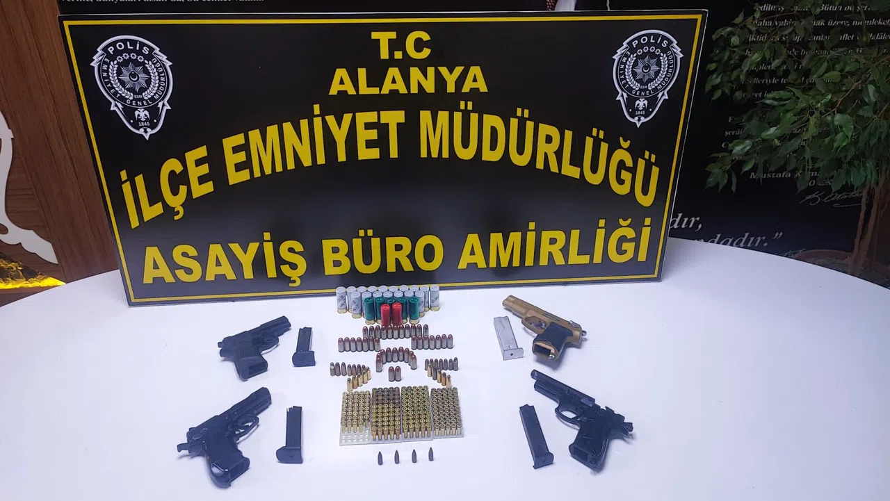 Alanya’da 26 ruhsatsız silah ve 155 fişek ele geçirildi