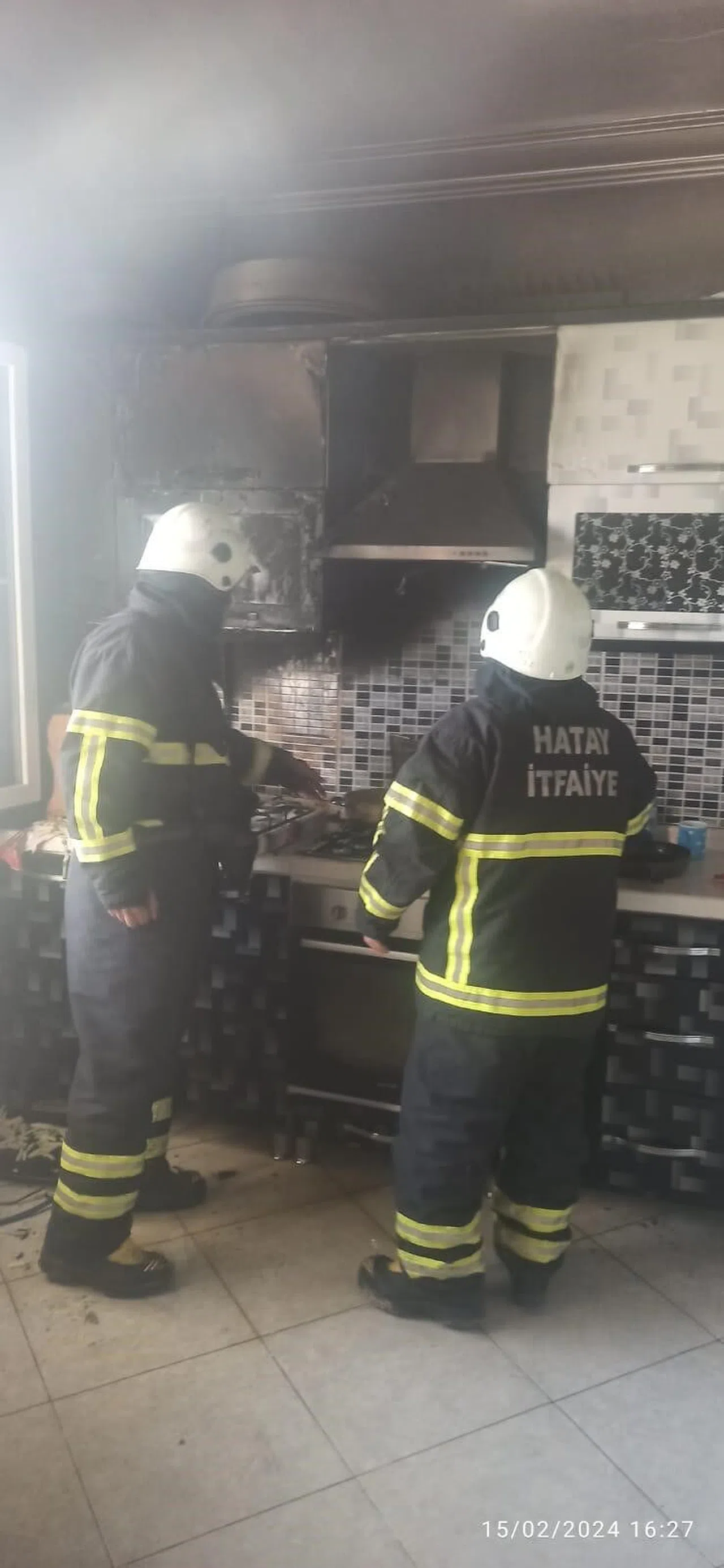 Evin mutfak kısmında yaşanan korkuttu  
