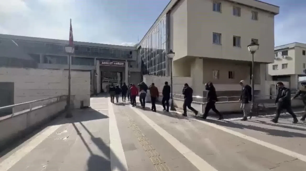 Sahte kimlikle SRC sınavına giren 16 kişi yakalandı