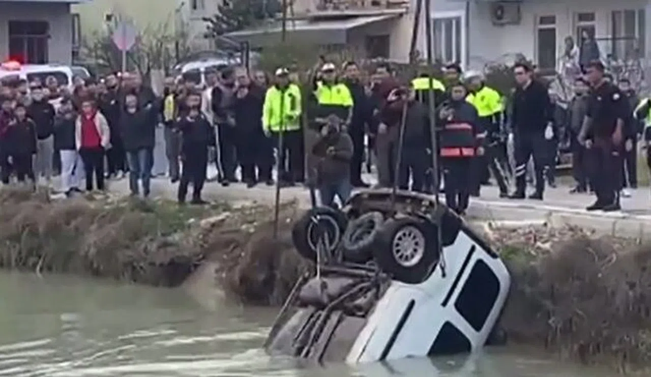 Mersin'de kontrolden çıkan araç sulama kanalına düştü, sürücü hayatını kaybetti