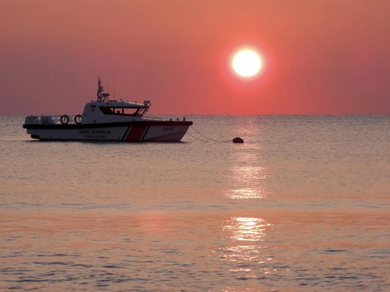 Akdeniz'de gün batımı mest etti