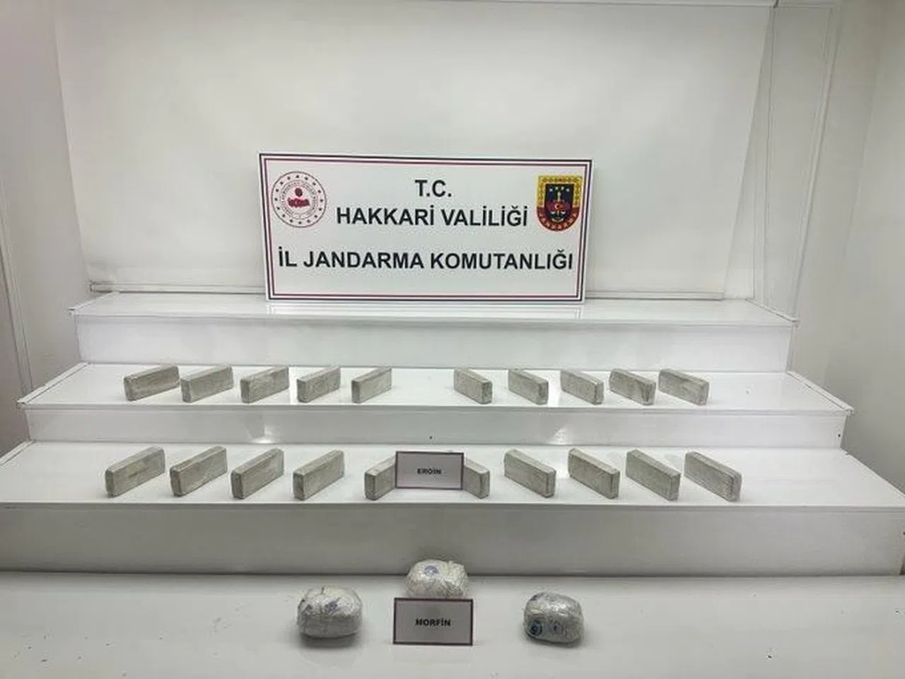 10 kilo eroin ve yaklaşık 3 kilo morfin ele geçirildi