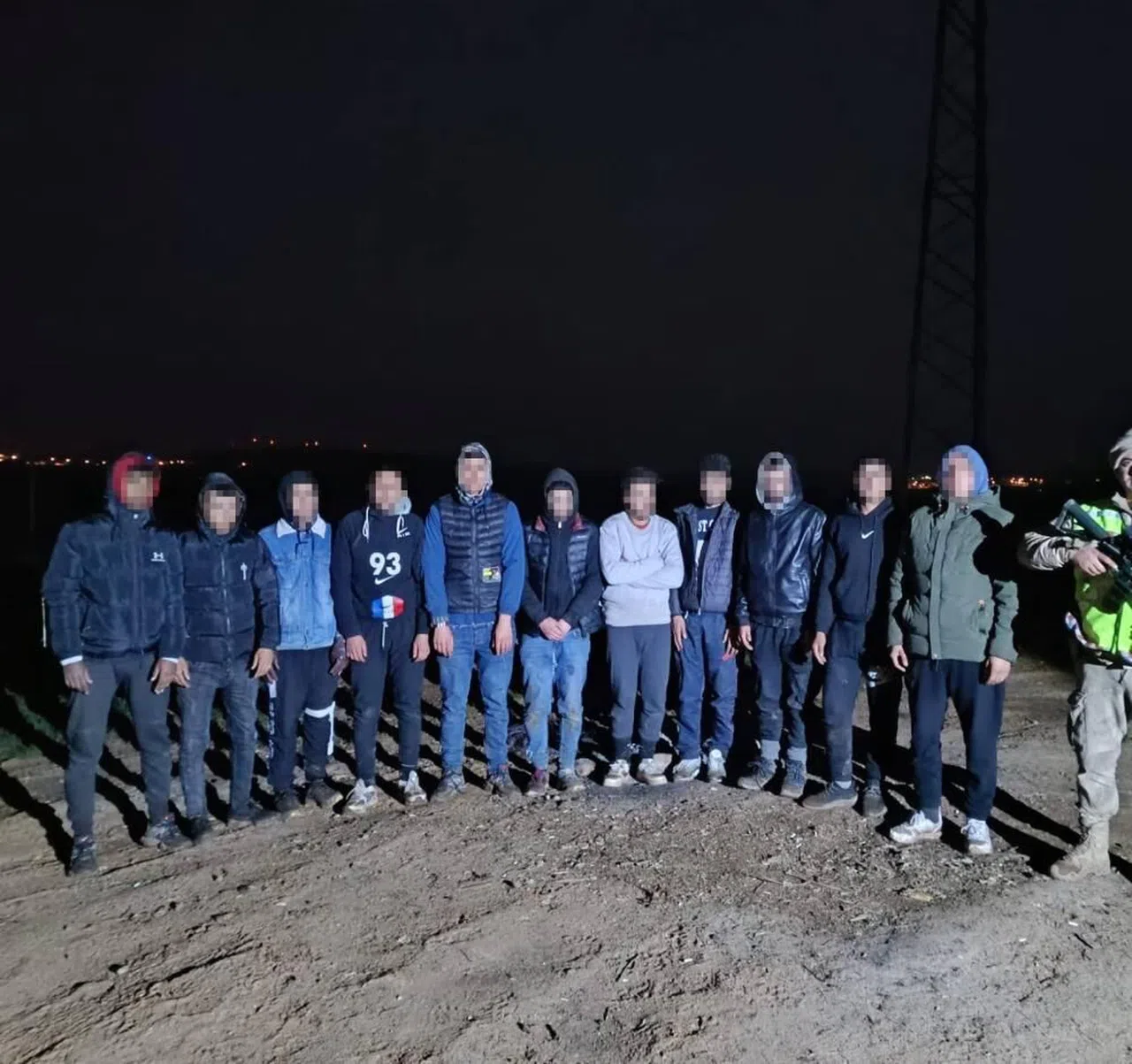 228 göçmen ve 4 organizatör yakalandı