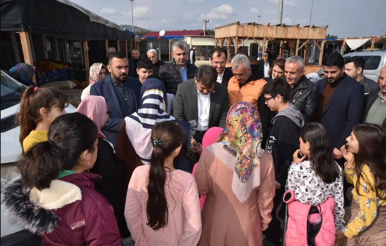 Ak Parti Türkoğlu'nda seçim çalışmalarını sürdürüyor