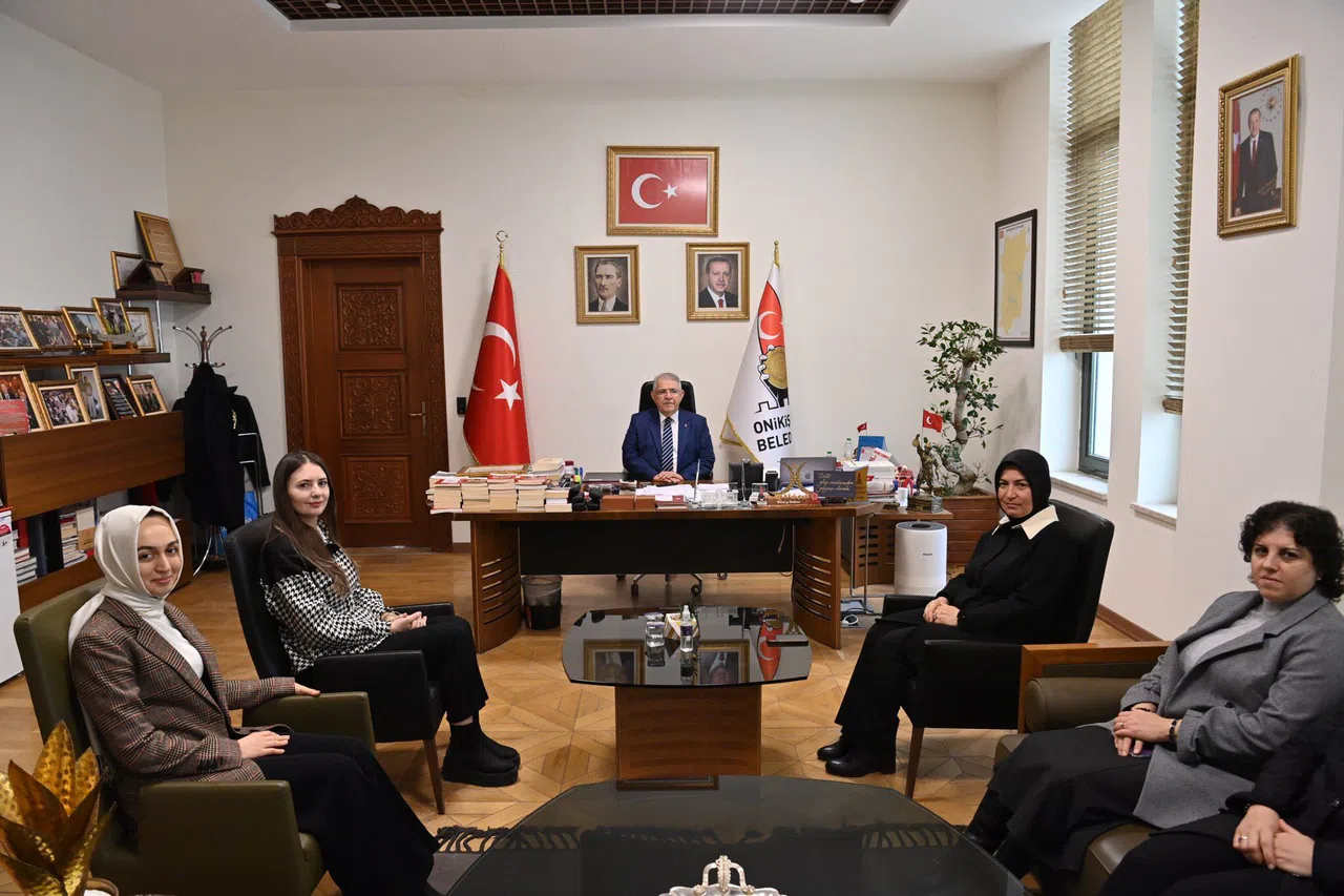 AK Parti Kadın Kolları Başkan Mahçiçek’i ziyaret etti