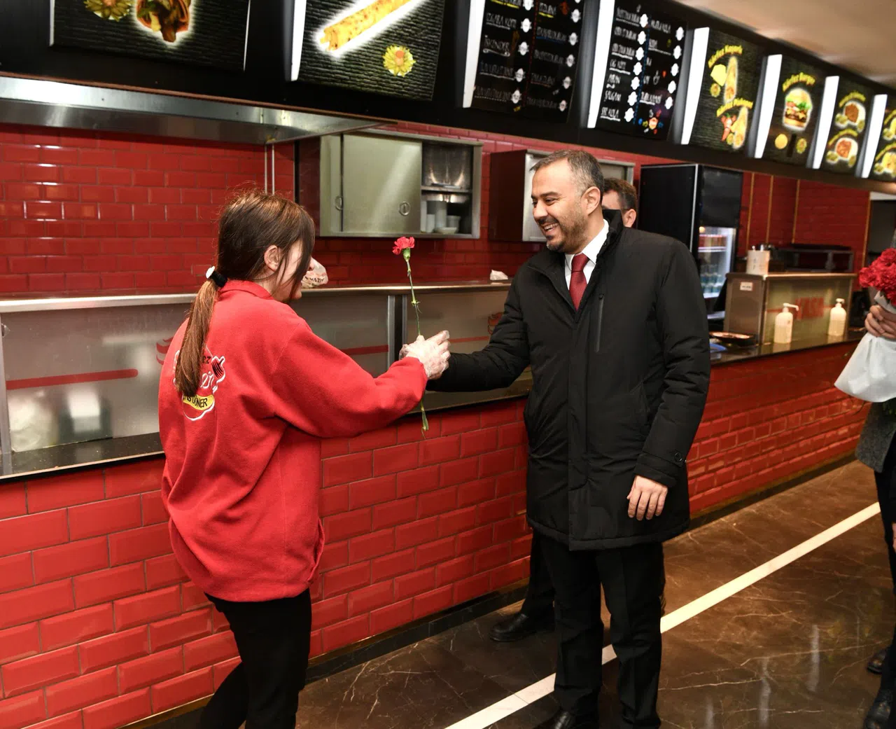 Esnaflar Hanifi Toptaş’ı sevdi