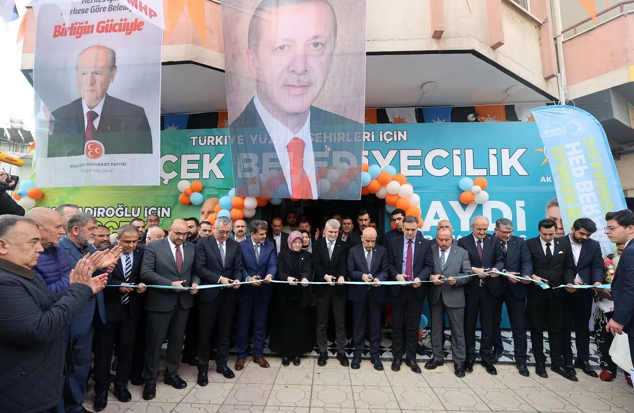 AK Parti Dulkadiroğlu seçim ofisi açıldı