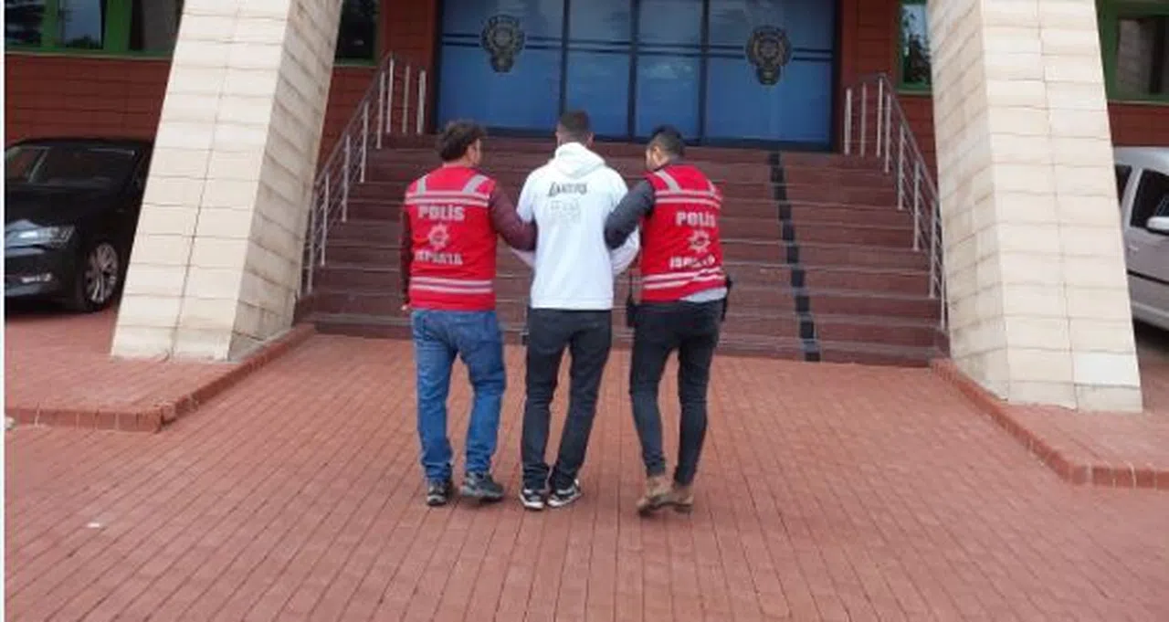 Otomobil dolandırıcılığı yapan 2 şahıs İstanbul’da yakalandı