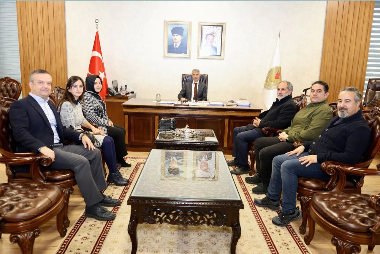 Vali Ünlüer misafirlerini ağırladı