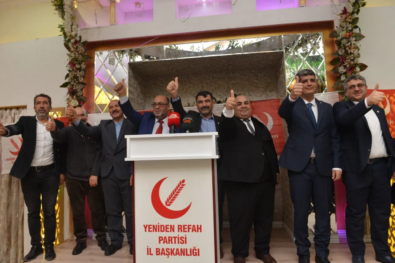 Yeniden Refah’a katılımlar sürüyor