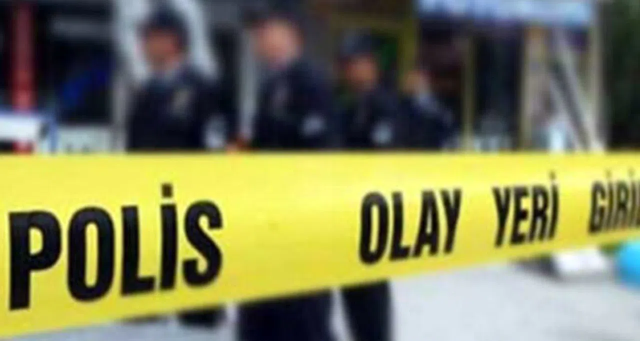 Çatıdan düşen iki işçiden biri hayatını kaybetti