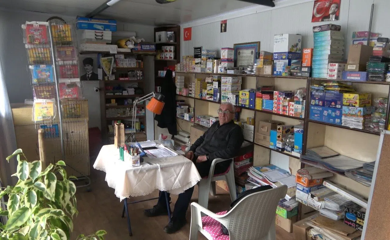 86 yıllık müessese konteyner çarşıda hizmet veriyor
