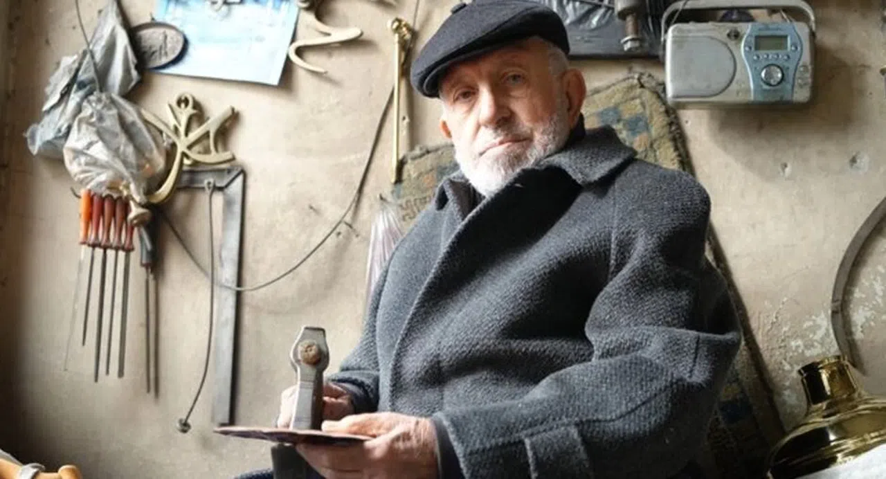 Alem ustası, yıllara meydan okuyor