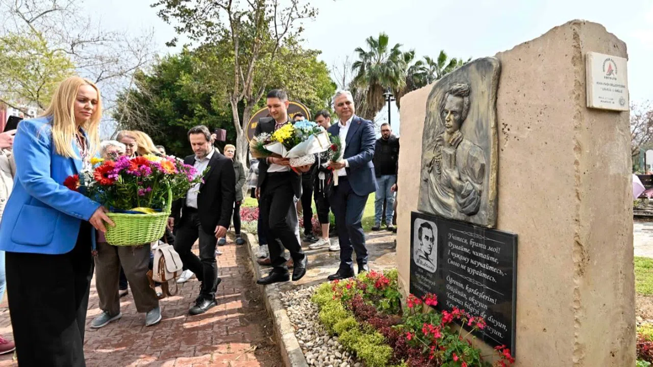 Antalya'da ünlü şair Shevchenko anıldı