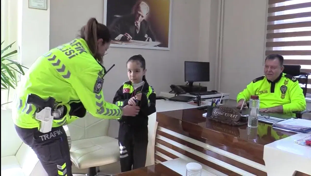 Polis olma hayali kuran minik Ada’ya büyük sürpriz  