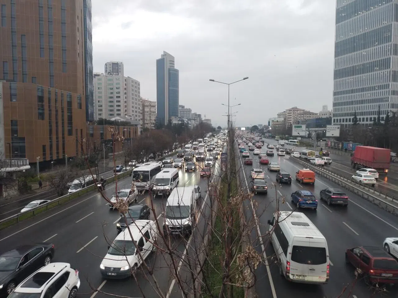İstanbul'da trafik yoğunluğu yüzde 83'e ulaştı