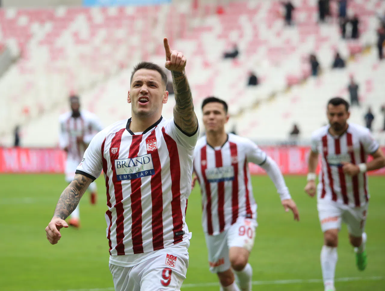 Sivassporlu Rey Manaj gol sayısını 19’a yükseltti