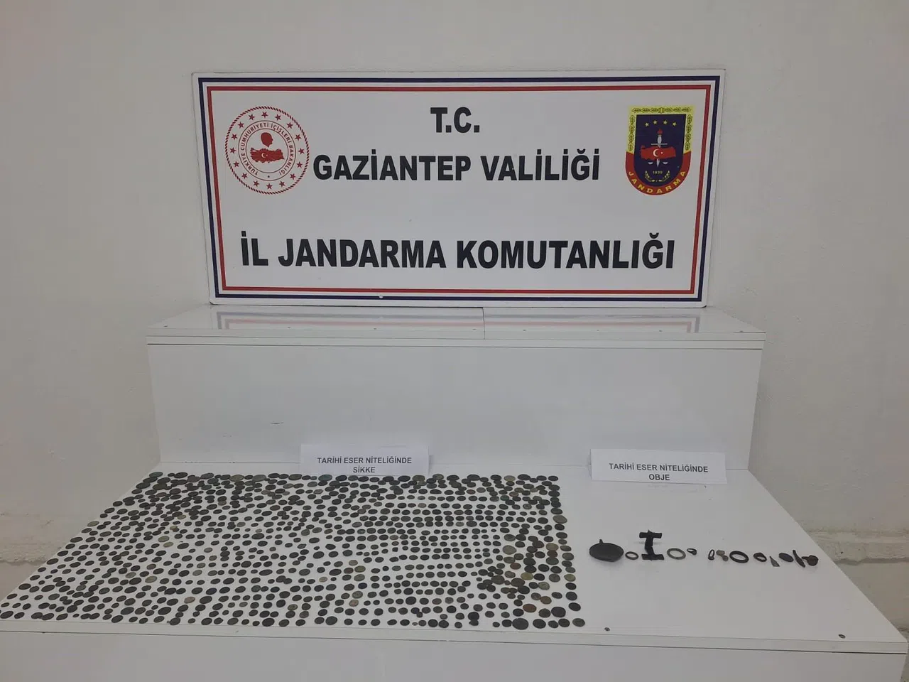 913  adet sikke ele geçirildi