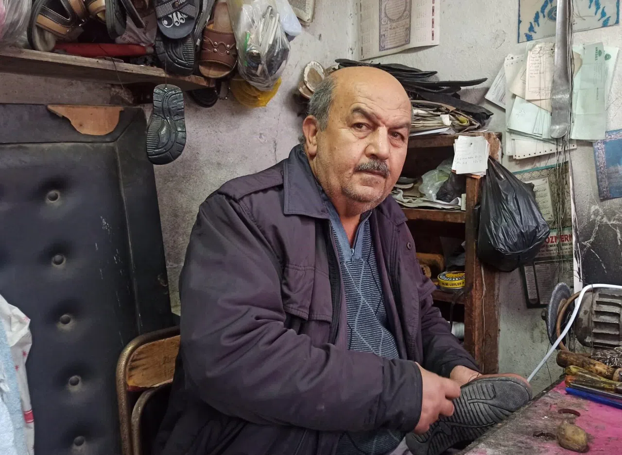 Divanlı’da deprem sonrası esnaf dertli