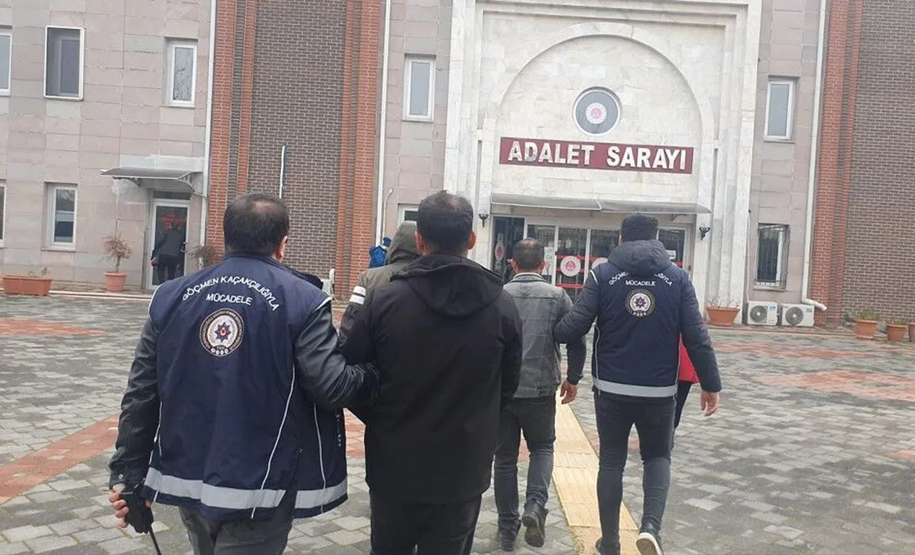 Göçmen kaçakçılığından 3 kişi tutuklandı