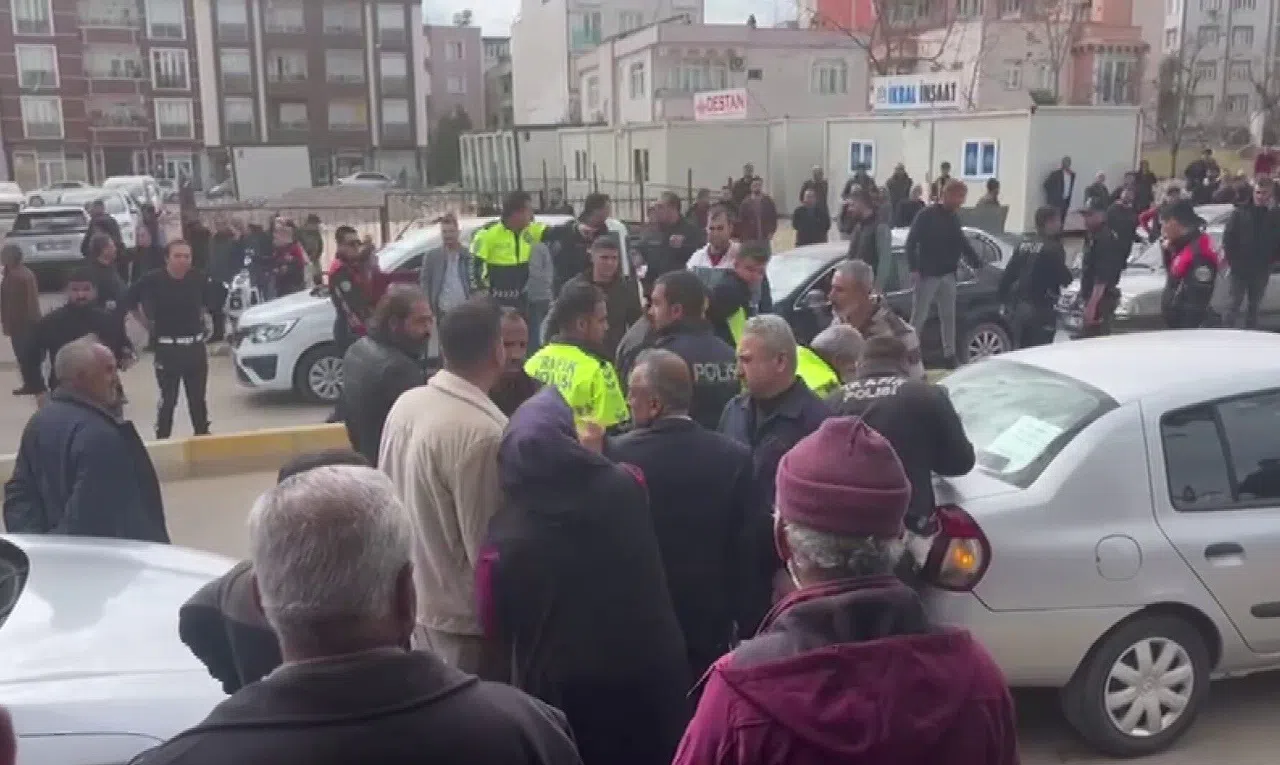 Kaza sonrası ortalık karıştı: 3 gözaltı