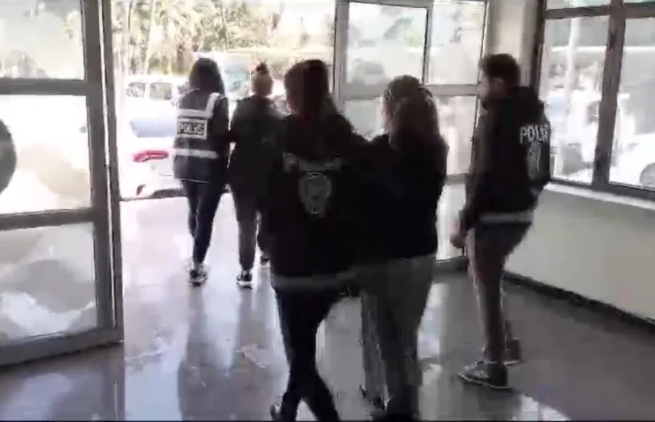 Kuyumcuyu soyan hırsızlar yakalandı