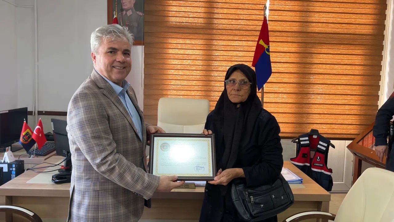 Fatma teyze ev ve arazisini jandarmaya bağışladı