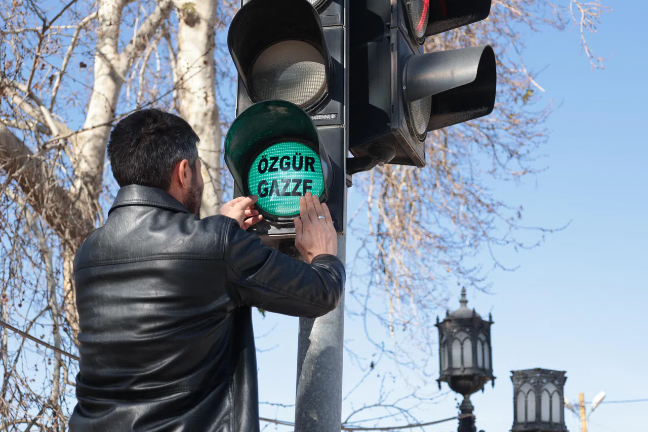 Trafik ışıkları  'İsrail’e dur de', 'Özgür Gazze' olarak yanacak
