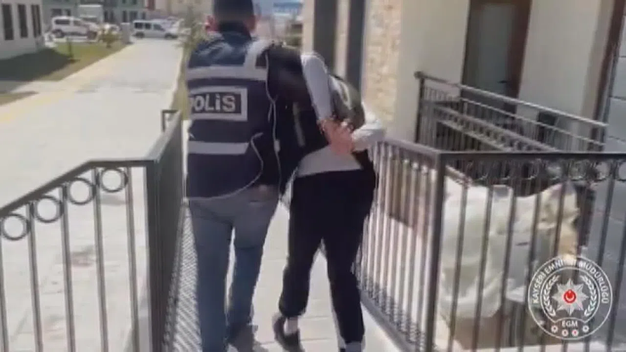 Sahte polis kimliği kullanan şahıs yakalandı