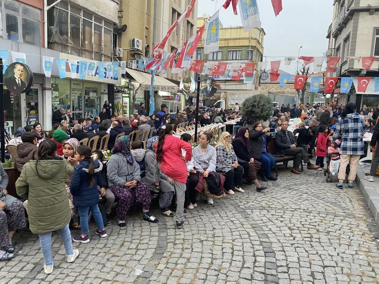 Vatandaşlardan CHP'li başkana iftar tepkisi